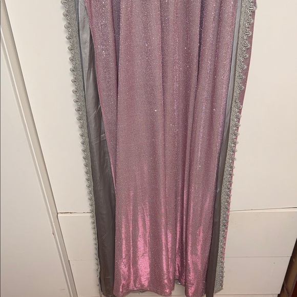 Elegant Pink Maxi Dress with Floral Embellishments fits Meduim/Large - Picture 8 of 8